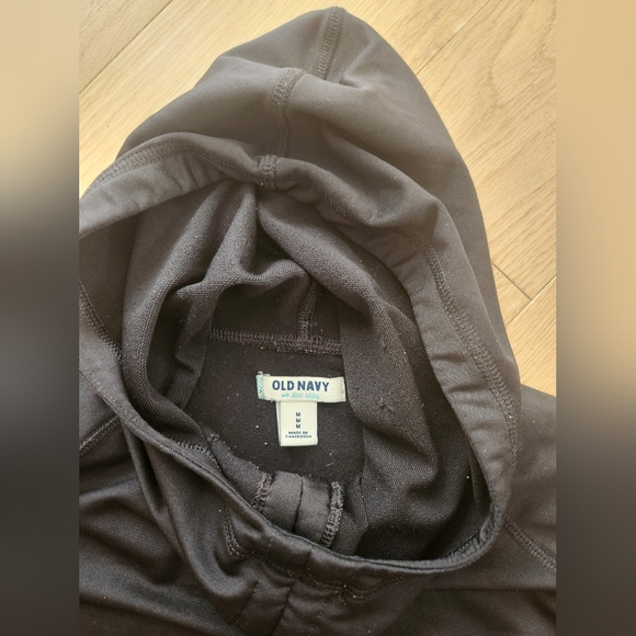 OLD NAVY | Active wear with built in neck warmer - Picture 7 of 8